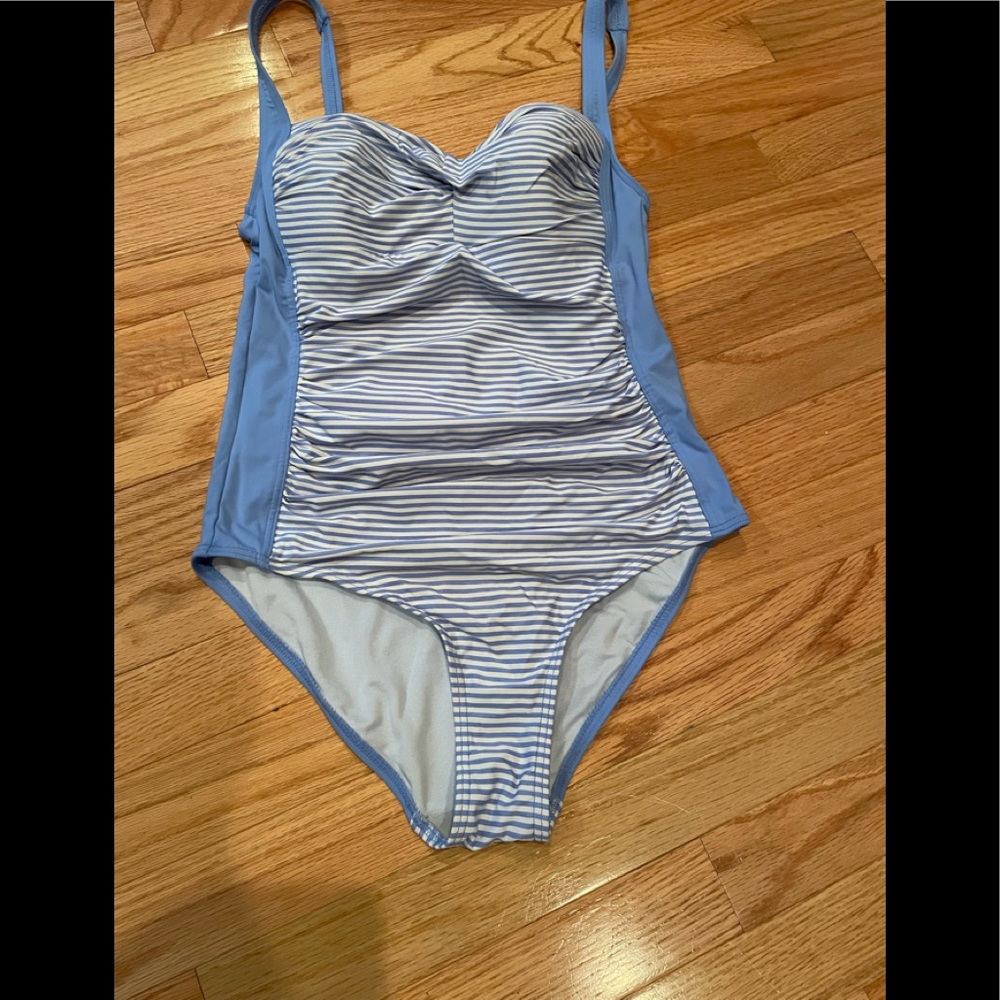 Swimming suit